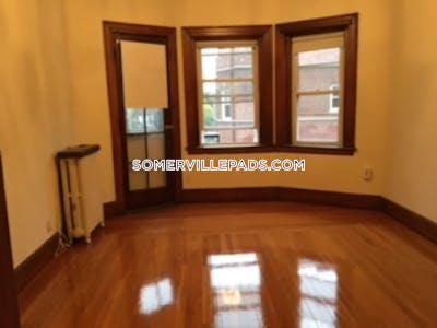 Somerville 2 Beds 1 Bath on Sunmer St in Somerville  Spring Hill - $2,875