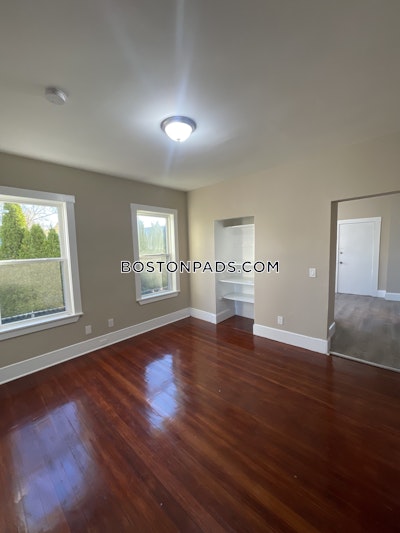 Lynn 3 Bed 1 Bath LYNN $3,200 - $3,200