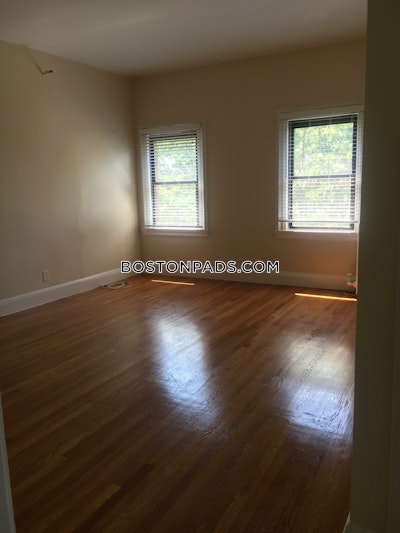 Brookline 1 Bed 1 Bath BROOKLINE- COOLIDGE CORNER $2,500  Coolidge Corner - $2,700