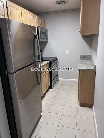 Brookline Studio 1 Bath  Boston University - $2,400 No Fee