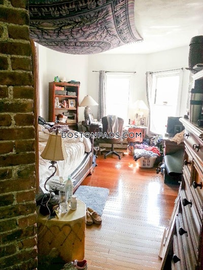 Brookline 4 Bed 2 Bath BROOKLINE- COOLIDGE CORNER $4,850  Coolidge Corner - $5,200