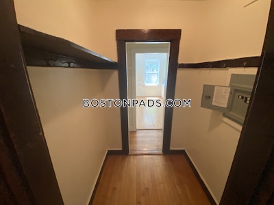 Cambridge 2 Bed, 1 Bath Unit  Central Square/cambridgeport - $3,350