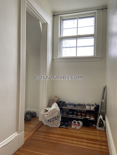 Somerville 1 Bed 1 Bath SOMERVILLE  Davis Square - $2,600