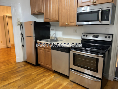 North End Cozy Apartment on Charter St. in the North End Available July 1! Boston - $2,250