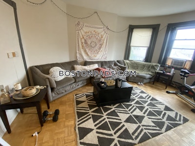 Mission Hill Spacious 4 bed 1 bath available NOW on Pontiac St in Mission Hill! Boston - $5,400