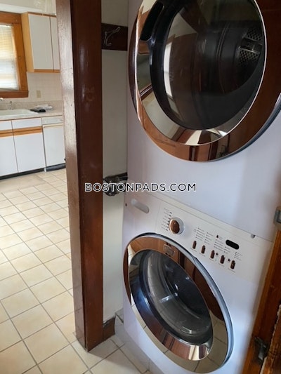 Brighton 2 Bed 1 Bath BOSTON Boston - $3,000 No Fee