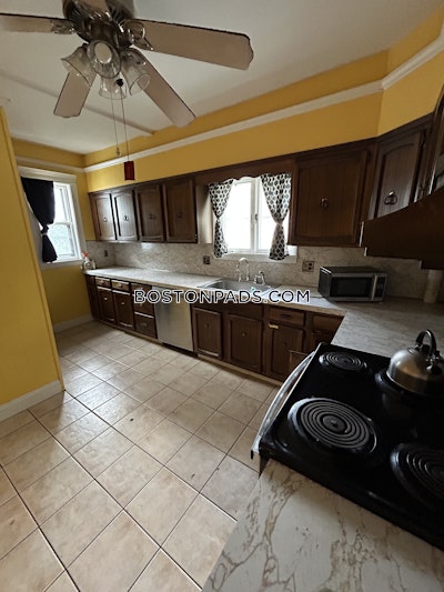 Medford 5 Beds 2 Baths  Tufts - $4,200