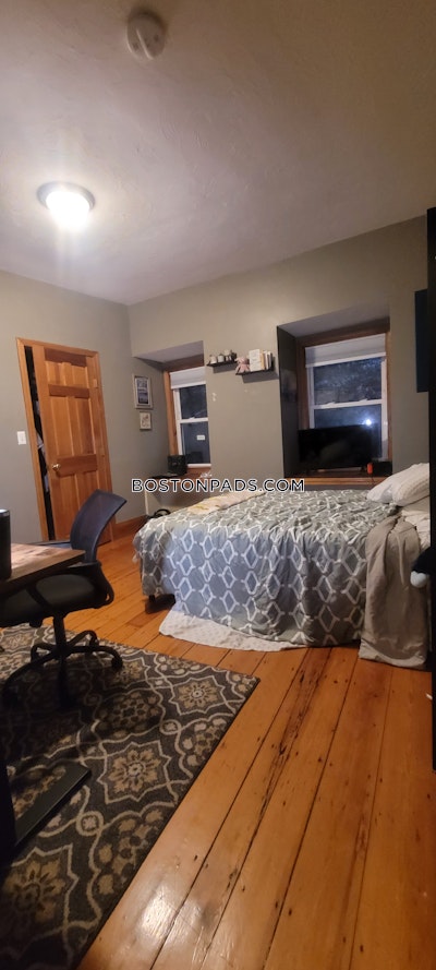 Mission Hill 5 Beds 2.5 Baths Boston - $8,900