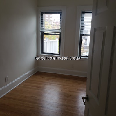 Brighton 3 Beds 1 Bath Boston - $4,960 No Fee