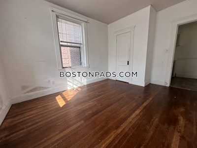 Brookline 1 Bed 1 Bath BROOKLINE- COOLIDGE CORNER $2,600  Coolidge Corner - $2,600