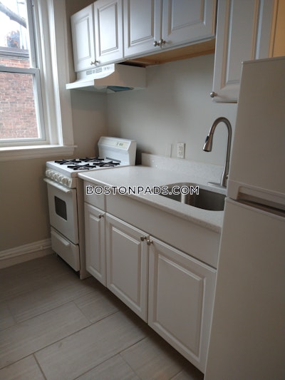 Allston Excellent Studio 1 bath available 6/1 on Commonwealth Ave in Allston! Boston - $2,300