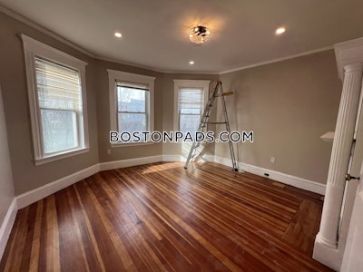 Dorchester Newly renovated 2 bed 1 bath available NOW on Columbia Rd in Dorchester! Boston - $2,700