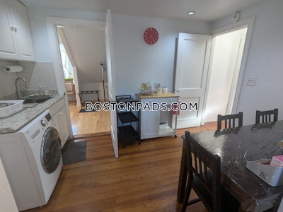 Newton 2 Beds 1 Bath  Newton Highlands - $3,000