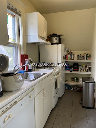 Somerville Apartment for rent 1 Bedroom 1 Bath  Davis Square - $2,600