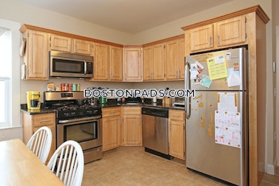 Dorchester Apartment for rent 3 Bedrooms 2 Baths Boston - $3,400