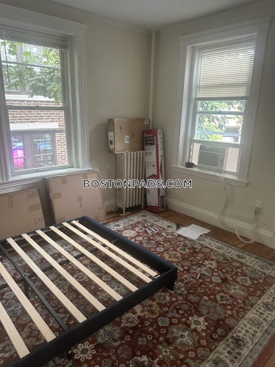 Brookline 1 Bed 1 Bath  Coolidge Corner - $2,600